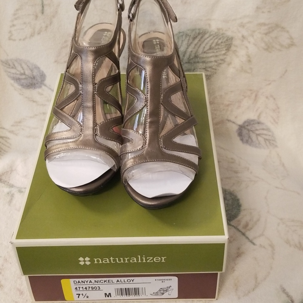 Naturalizer Danya heel